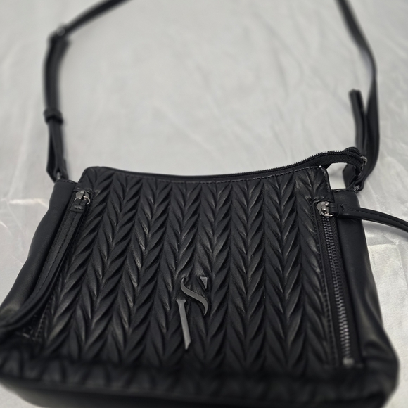 Simply Vera Vera Wang Black Textured Crossbody Bag - Picture 1 of 16